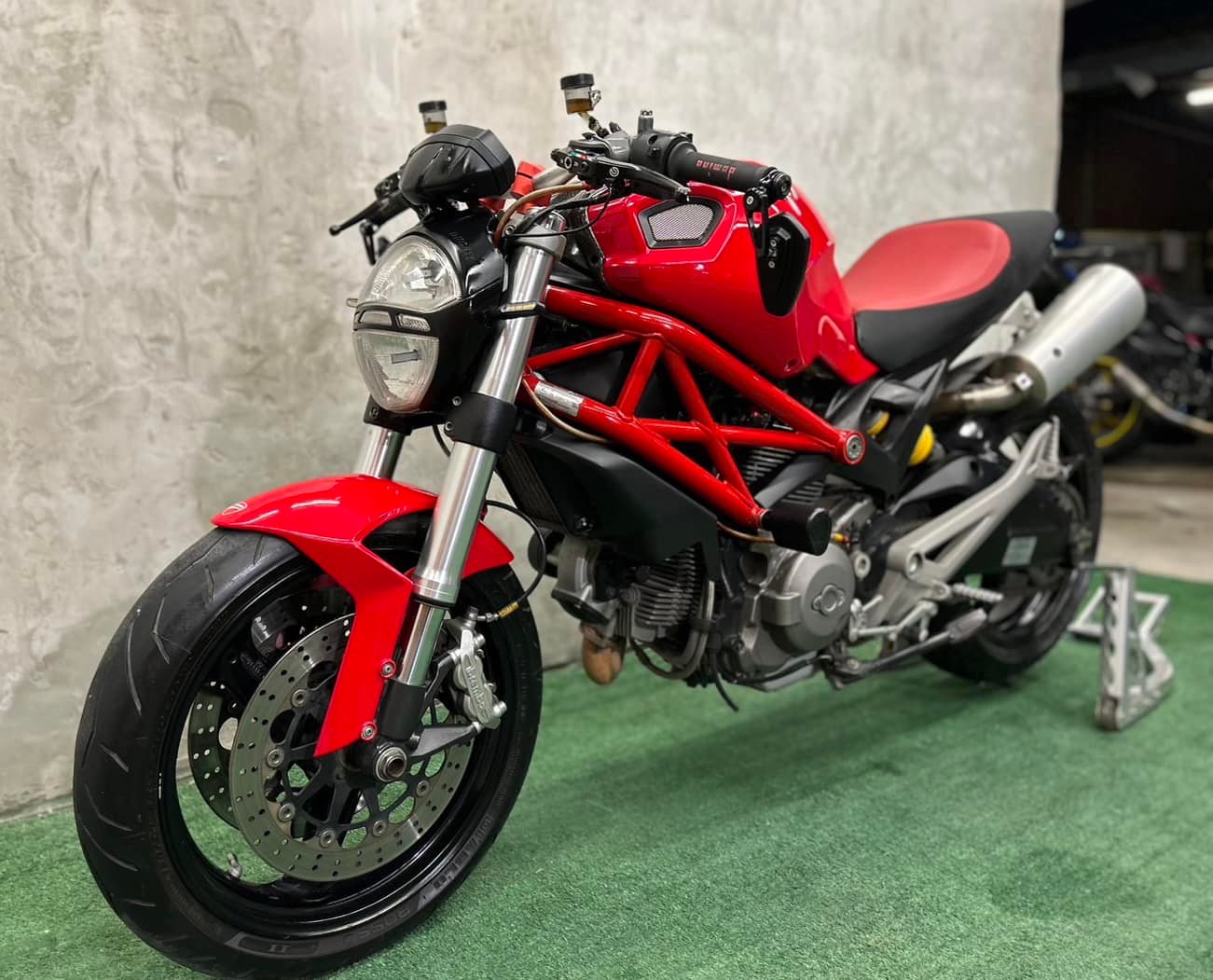Ducati Monster795 2012 A-Red-02