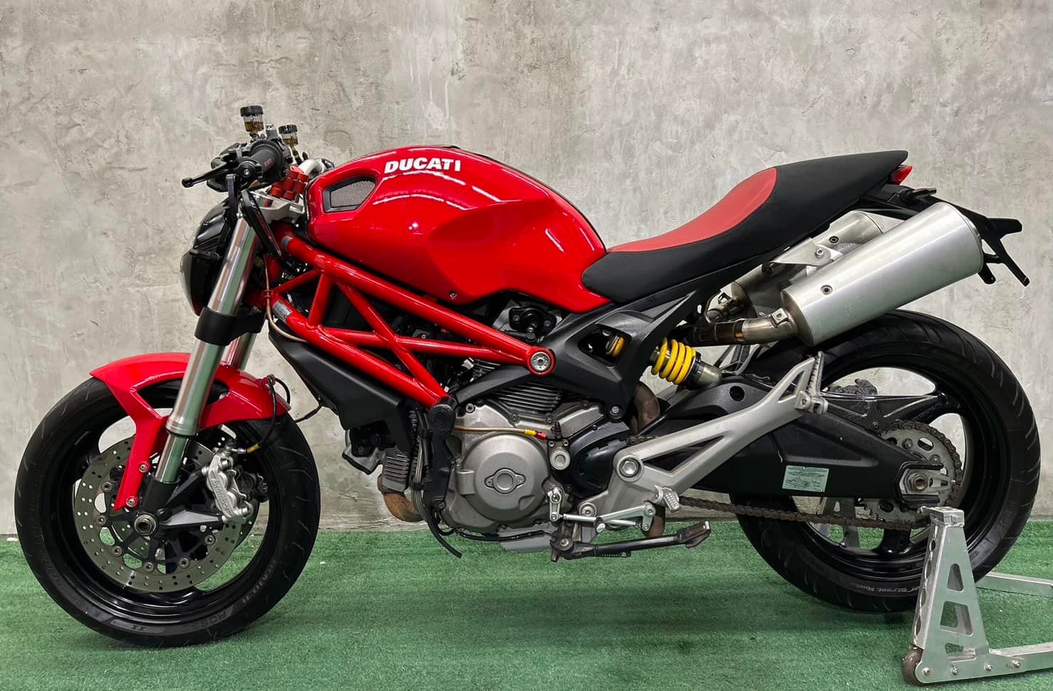 Ducati Monster795 2012 A-Red-04