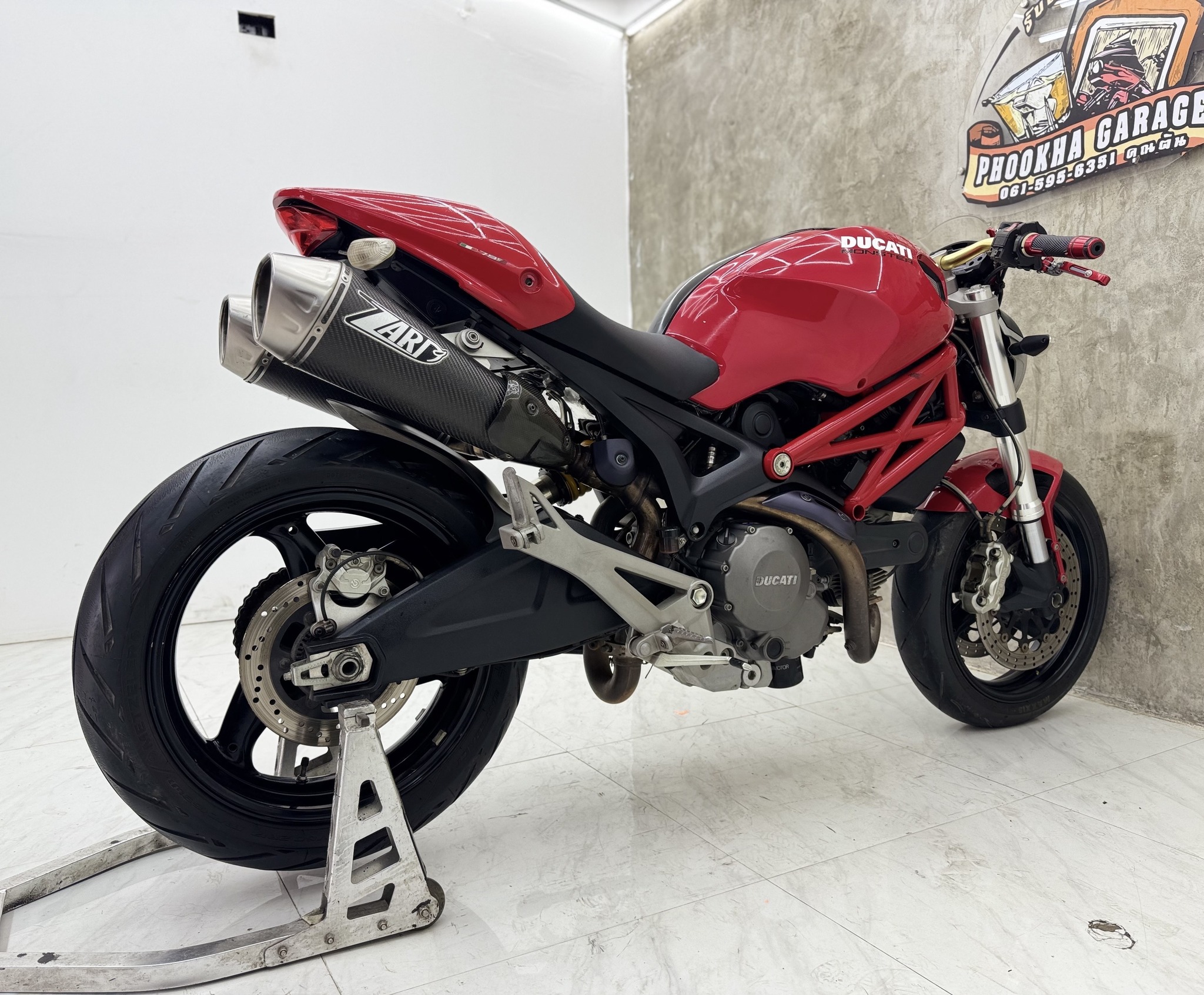 Ducati Monster795 Red-02-05