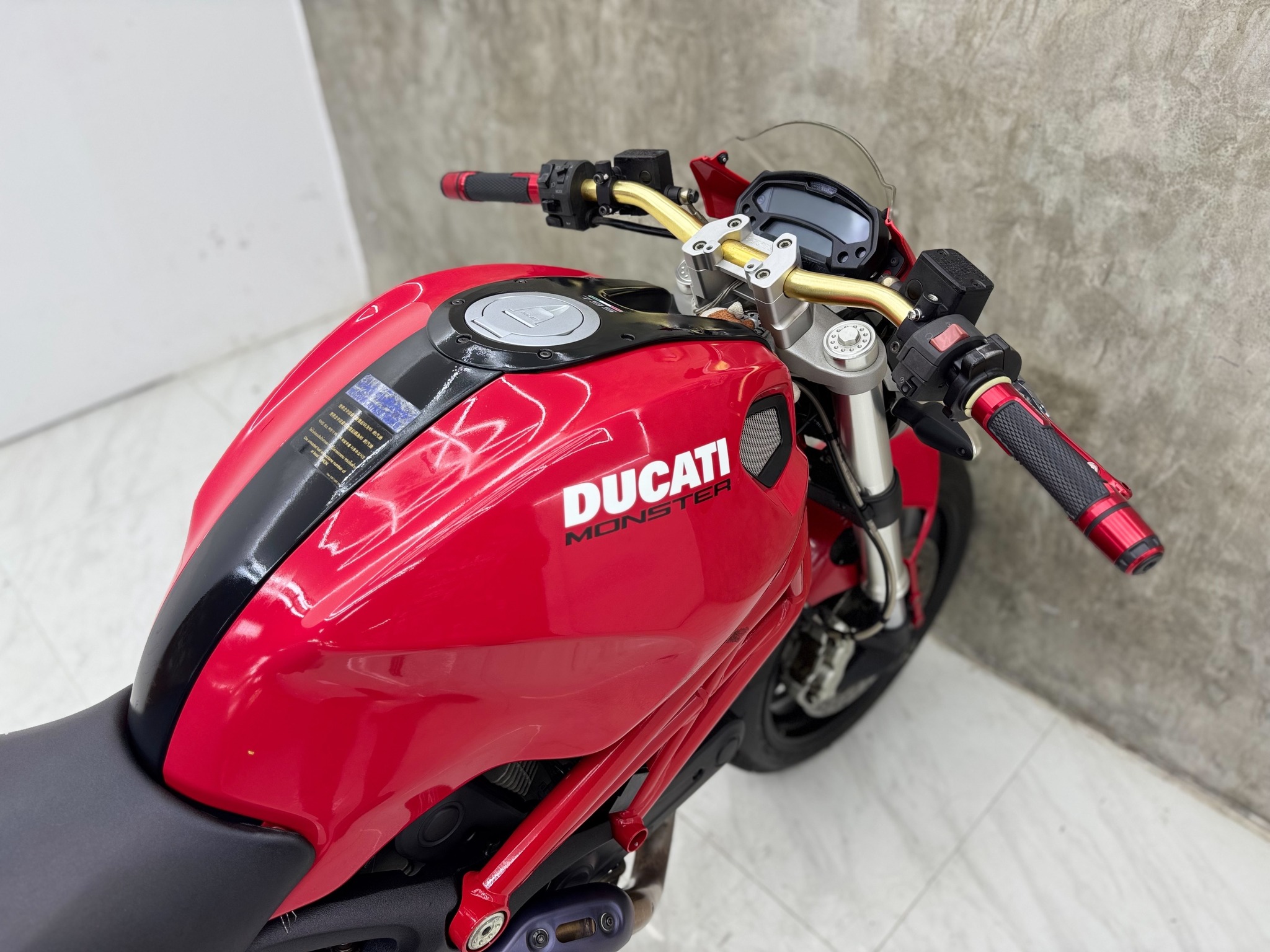 Ducati Monster795 Red-02-07
