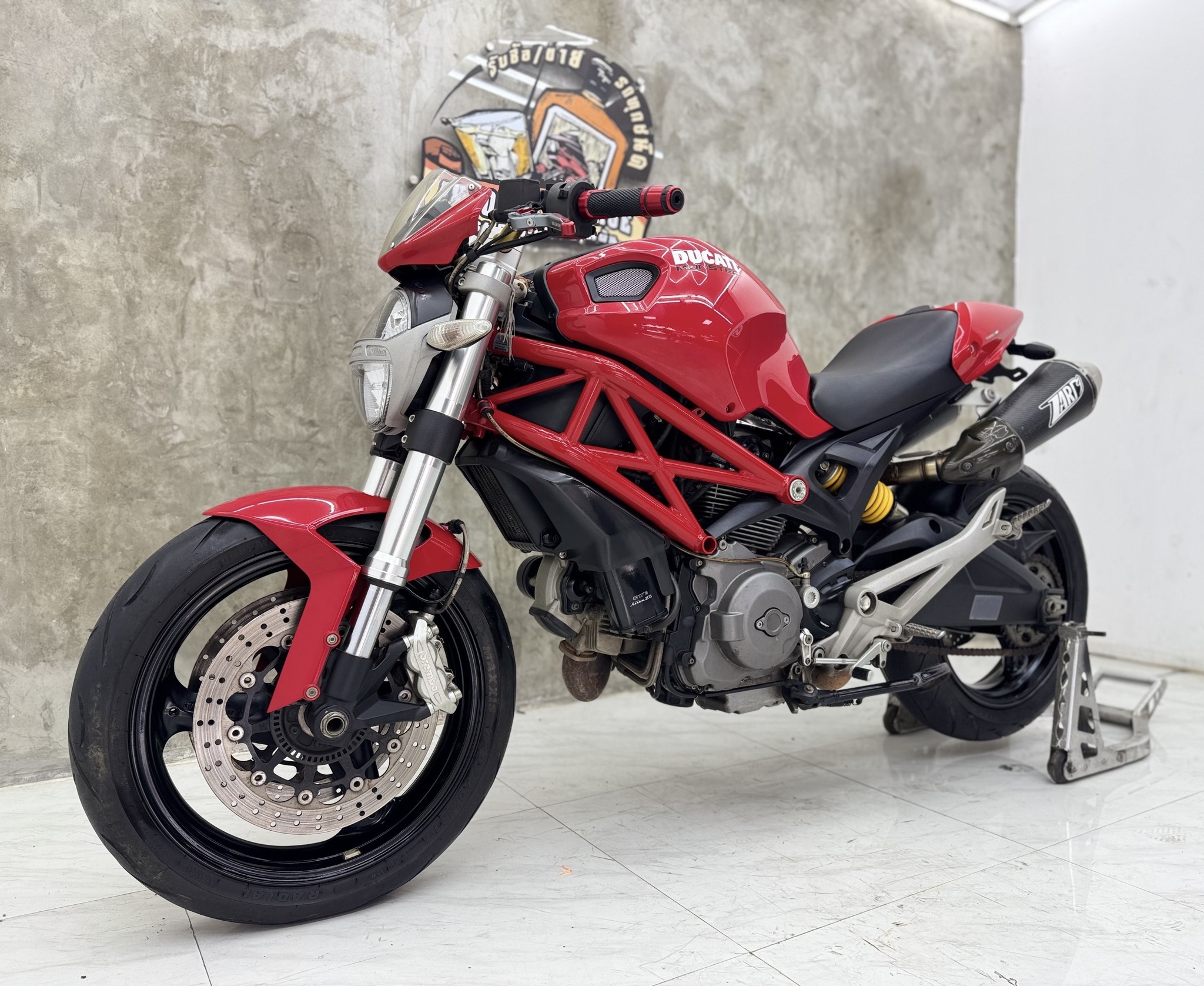 Ducati Monster795 Red-02-10