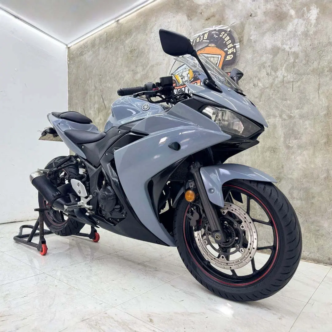 Yamaha R3 สีเทา รถปี 2016 ชุดแต่งครบ ใช้เงินออกรถเพียง 3,900 บาท